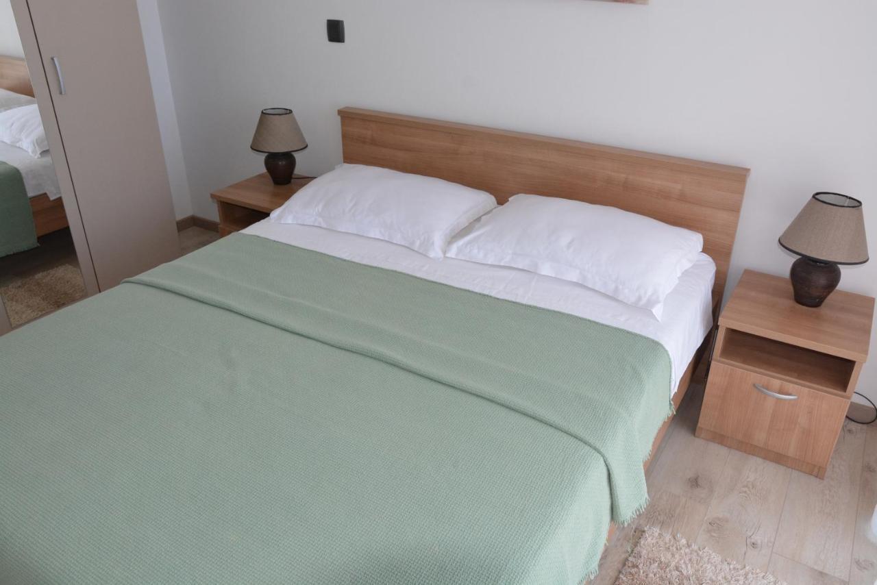 Sole Apartment Turanj Exterior foto
